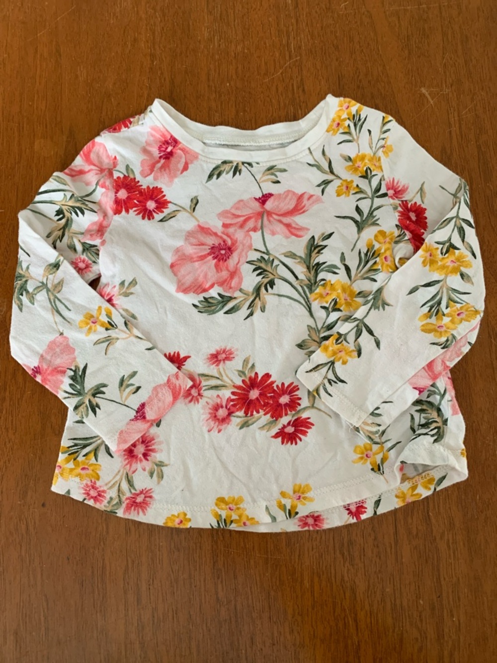 🍓3/$10 Old Navy White Long-Sleeve Floral Top size 18-24m